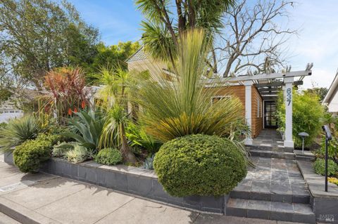 Photo of 637 5th Street E, Sonoma, CA 95476 (MLS # 326014796)