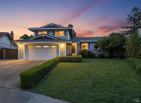 Photo of 4406 Hedge Court, Rohnert Park, CA 94928 (MLS # 325096185)