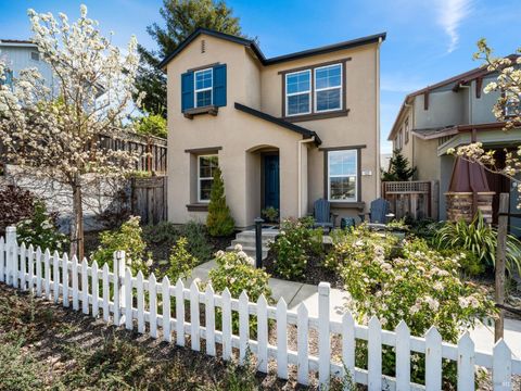 Photo of 122 Monte Vista Avenue, Healdsburg, CA 95448 (MLS # 325021134)