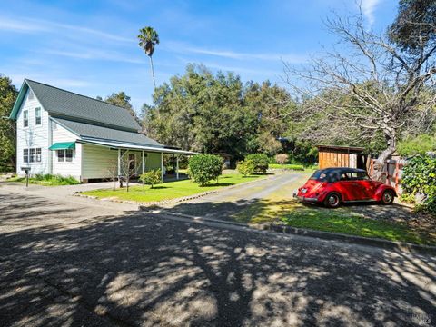 Photo of 110 Shahan Drive, Cloverdale, CA 95425 (MLS # 325020013)