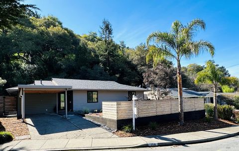 Photo of 350 Karen Way, Tiburon, CA 94920 (MLS # 326011596)