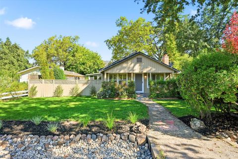 Photo of 9225 Clyde Avenue, Kenwood, CA 95452 (MLS # 325095904)