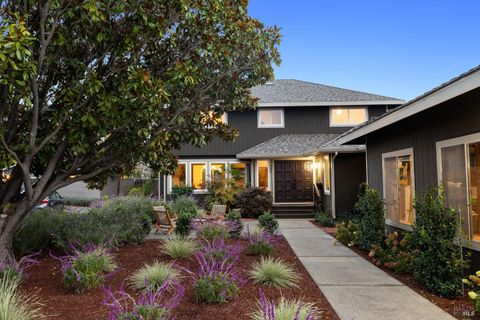 Photo of 202 RIVIERA Circle, Larkspur, CA 94939 (MLS # 325088601)