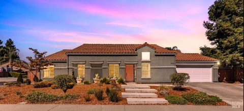 Photo of 755 Oak Hollow Avenue, Vacaville, CA 95687 (MLS # 325073191)