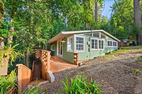 Photo of 11071 Ogburn Lane, Forestville, CA 95436 (MLS # 326009599)