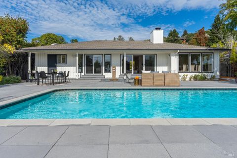 Photo of 24 Bonnie Banks Way, San Rafael, CA 94901 (MLS # 325093677)