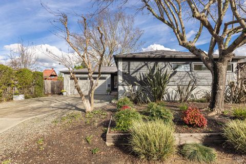 Photo of 3776 Norfolk Street, Napa, CA 94558 (MLS # 326000938)