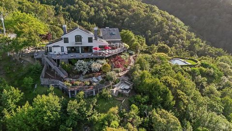 Photo of 1000 Wolf Ridge Road, Glen Ellen, CA 95442 (MLS # 325042106)