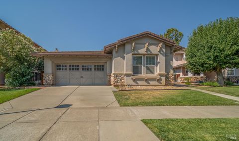 Photo of 4013 The Masters Drive, Fairfield, CA 94533 (MLS # 325076535)