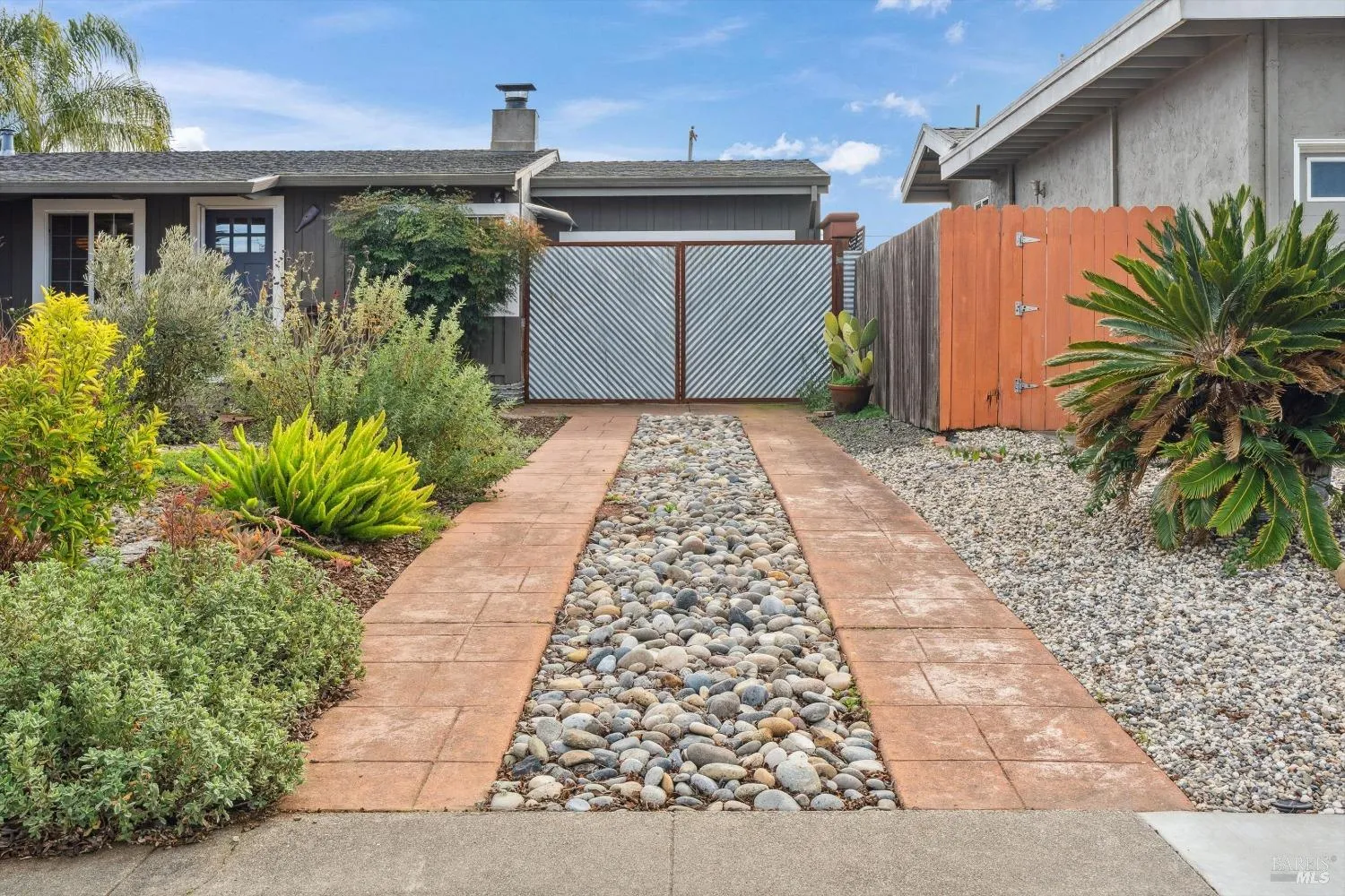 Napa, California 94559, United States, 3 Bedrooms Bedrooms, ,2 BathroomsBathrooms,Residential,Pending,19933