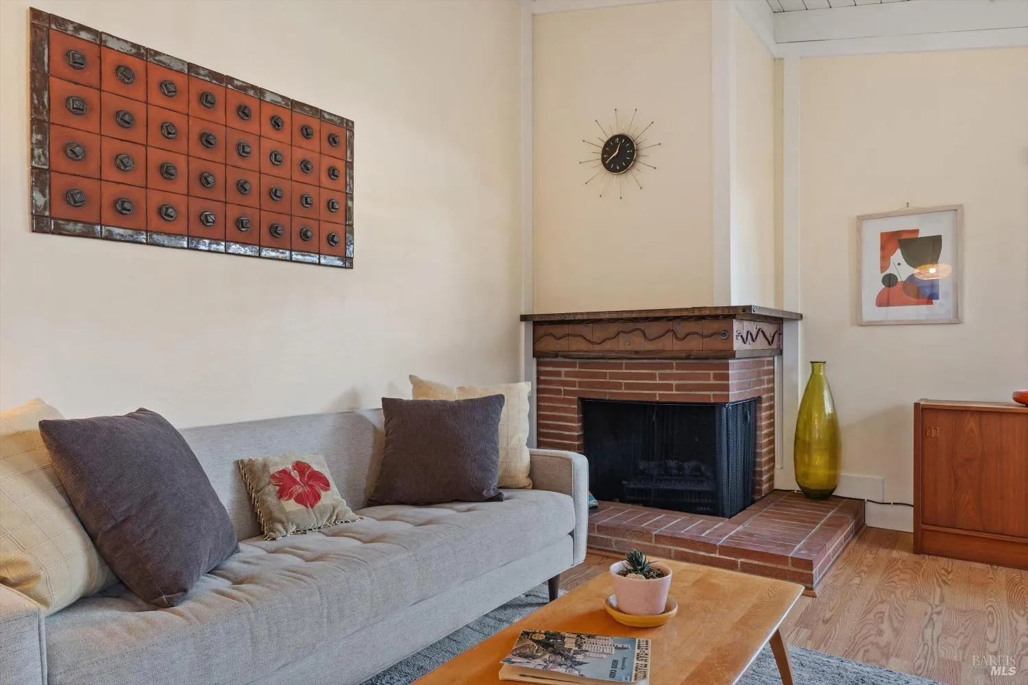 Napa, California 94559, United States, 3 Bedrooms Bedrooms, ,2 BathroomsBathrooms,Residential,Pending,19933