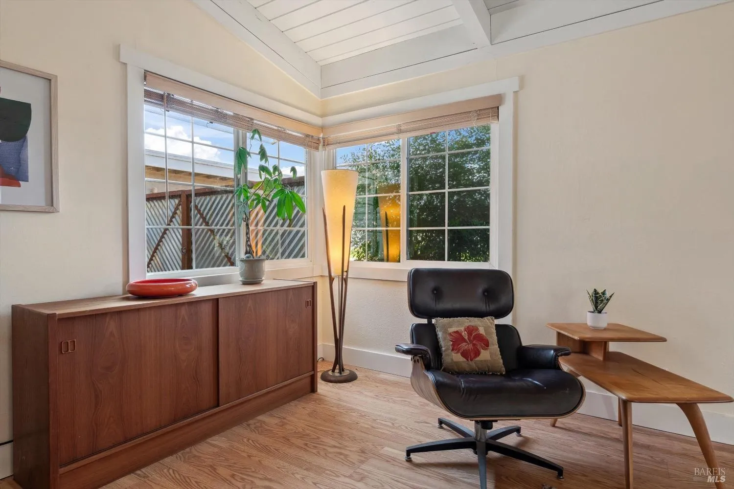 Napa, California 94559, United States, 3 Bedrooms Bedrooms, ,2 BathroomsBathrooms,Residential,Pending,19933