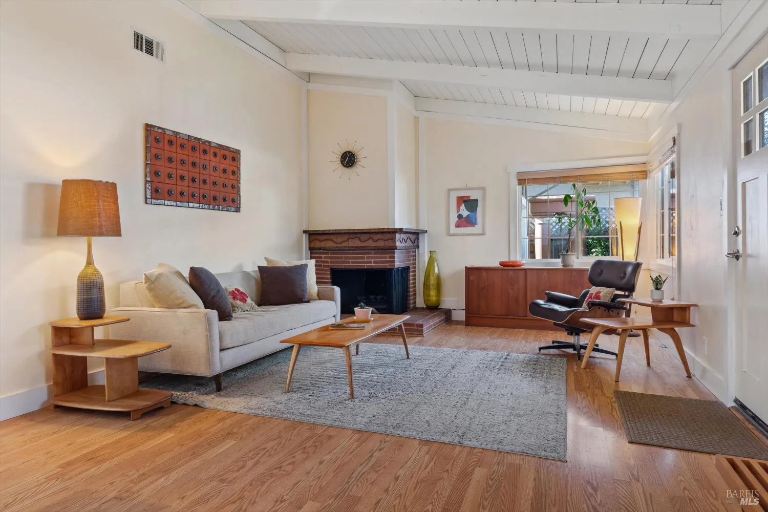 Napa, California 94559, United States, 3 Bedrooms Bedrooms, ,2 BathroomsBathrooms,Residential,Pending,19933