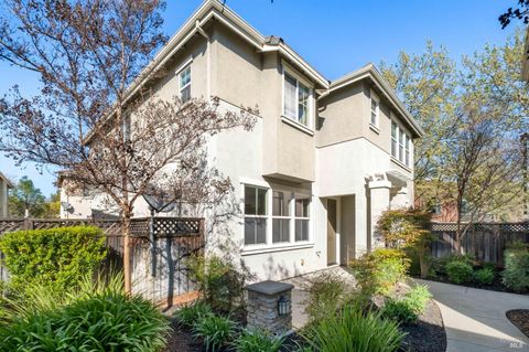 Photo of 212 Coulter Way, Vacaville, CA 95687 (MLS # 326016824)
