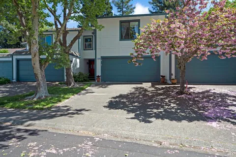 2204 Marylyn Circle, Petaluma, CA 94954 - MLS#: 325029295