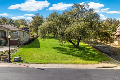 Photo of 2036 Zinfandel Court, Vacaville, CA 95688 (MLS # 325096441)