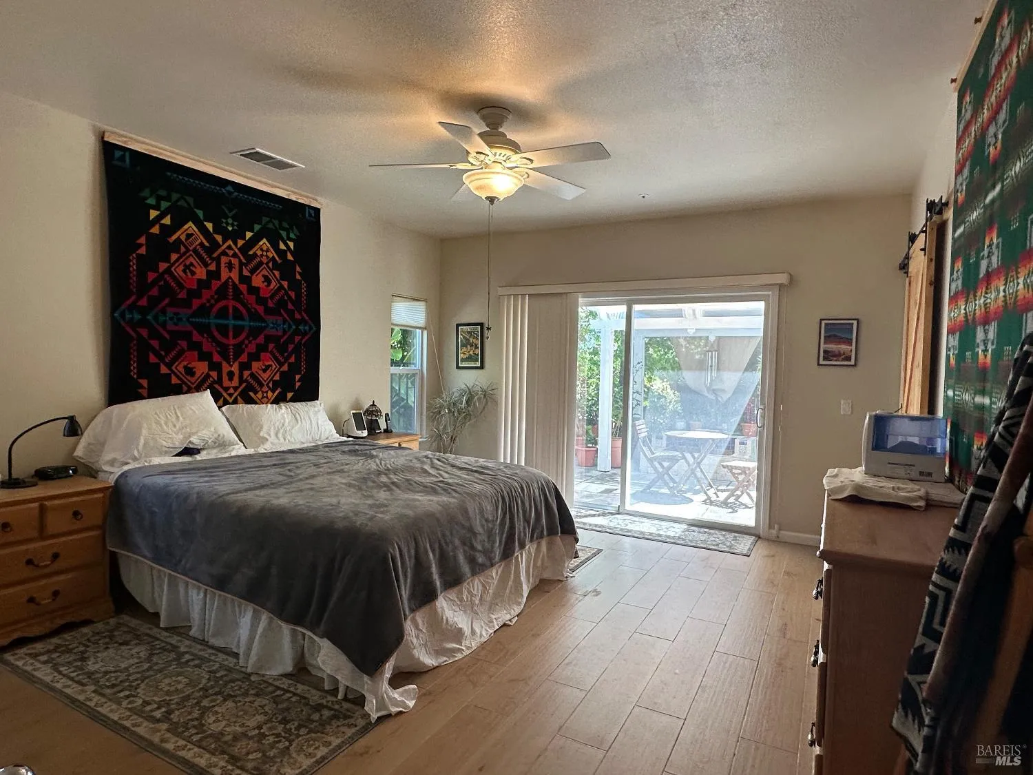 Cloverdale, California 95425, United States, 4 Bedrooms Bedrooms, ,3 BathroomsBathrooms,Residential,Active,141573