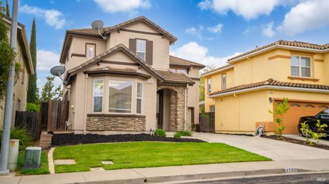 Photo of 1202 Villaggio Circle, Vacaville, CA 95688 (MLS # 325087215)