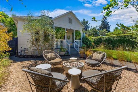Photo of 532 Matheson Street, Healdsburg, CA 95448 (MLS # 325077285)