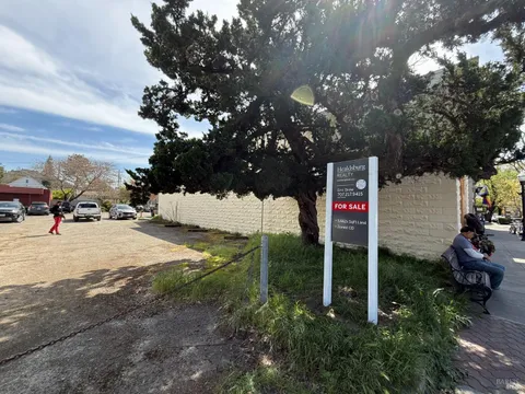 MLS: 325029994