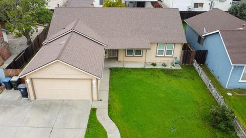 Photo of 709 Capistrano Drive, Suisun City, CA 94585 (MLS # 326000252)