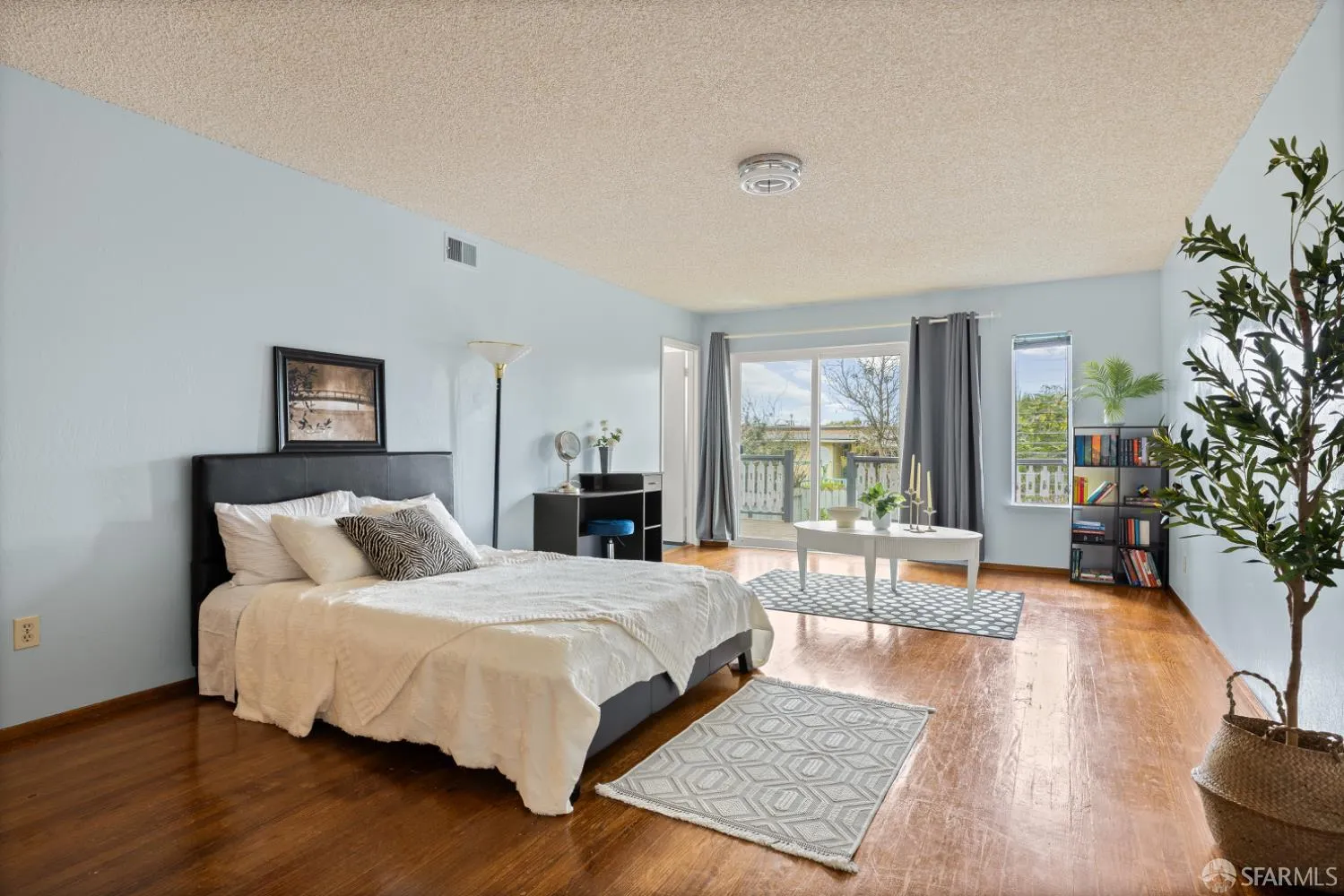 Daly City, California 94014, United States, 4 Bedrooms Bedrooms, ,3 BathroomsBathrooms,Residential,Active,213982