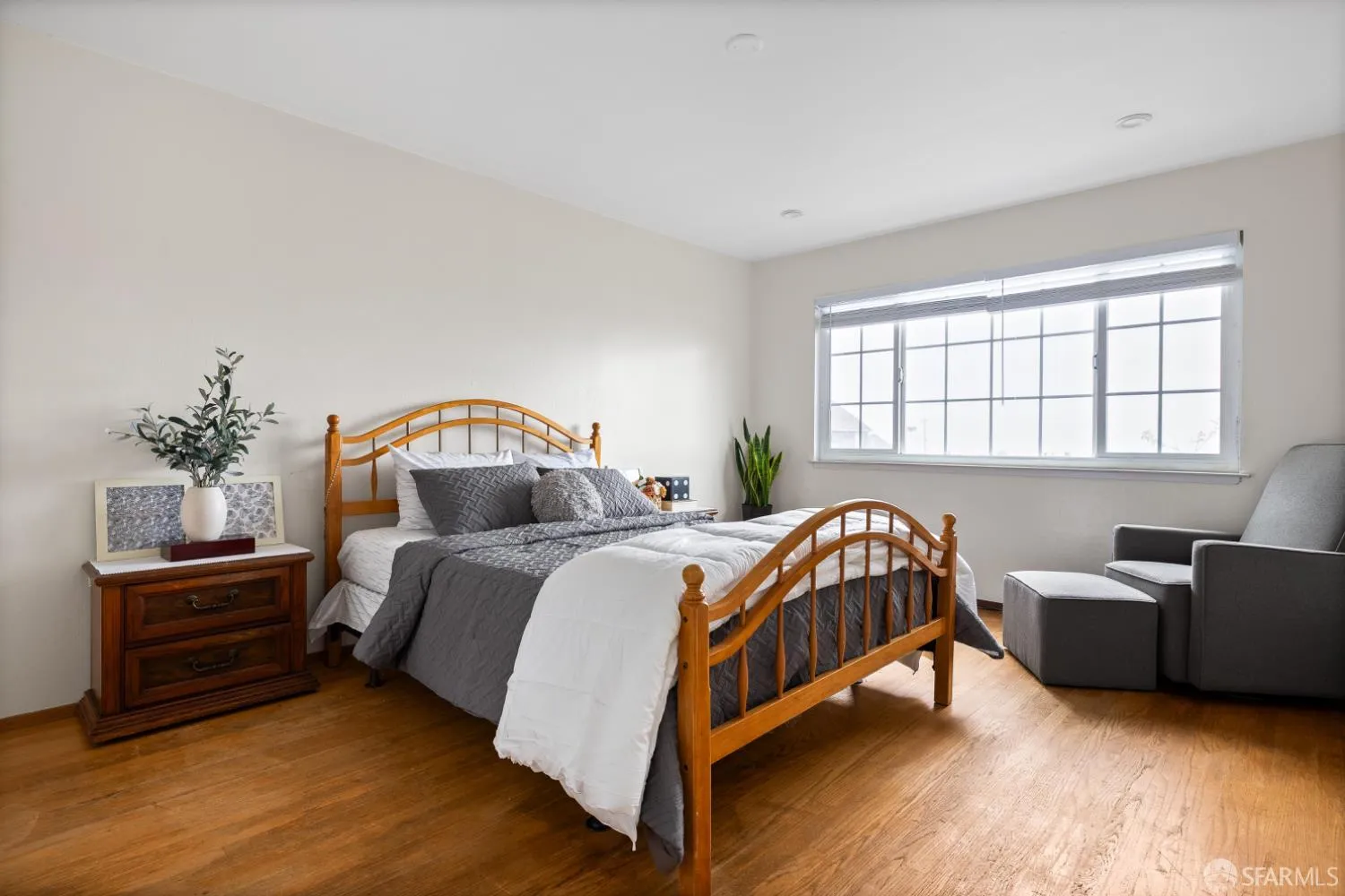 Daly City, California 94014, United States, 4 Bedrooms Bedrooms, ,3 BathroomsBathrooms,Residential,Active,213982