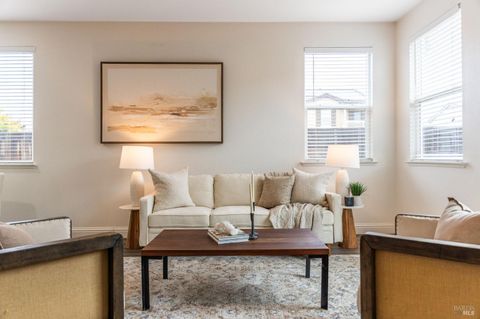 Photo of 361 Tilden Circle, Vacaville, CA 95688 (MLS # 325096775)