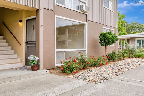 Photo of 1020 Los Gamos Road #M, San Rafael, CA 94903 (MLS # 325084700)