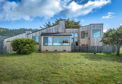 Photo of 122 Masthead Reach, The Sea Ranch, CA 95497 (MLS # 325103432)