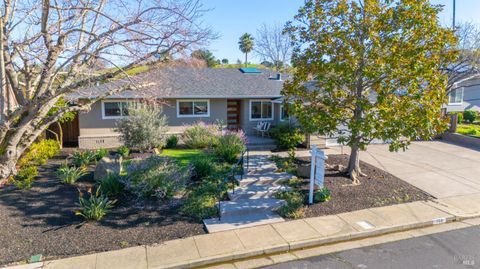 Photo of 739 Tamarack Drive, San Rafael, CA 94903 (MLS # 325077653)