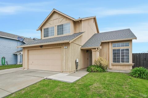 Photo of 556 Somerville Circle, Vacaville, CA 95687 (MLS # 326007248)