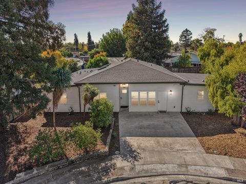Photo of 368 Bonnie Court, Rohnert Park, CA 94928 (MLS # 325092935)