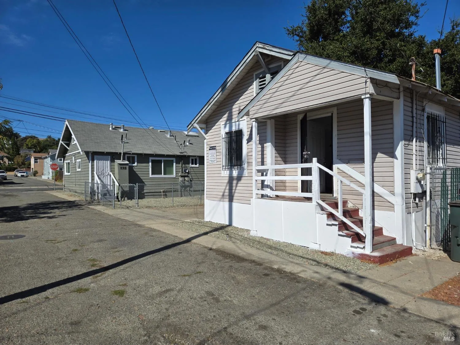 Vallejo, California 94590, United States, 4 Bedrooms Bedrooms, ,3 BathroomsBathrooms,Residential,Active,208671