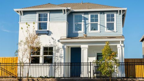 Photo of 221 Octopus Street, Suisun City, CA 94585 (MLS # 325086224) Photo of 221 Octopus Street, Suisun City, CA 94585 (MLS # 325086224)