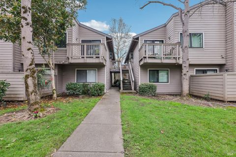 Photo of 589 Mission Boulevard, Santa Rosa, CA 95409 (MLS # 326016472)