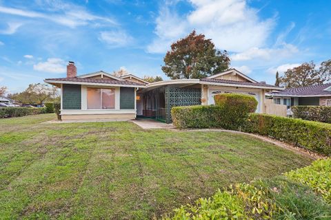 Photo of 500 Asbury Lane, Fairfield, CA 94533 (MLS # 325099491)