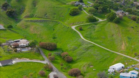 Photo of 0 Meadowbrook Lane, Vacaville, CA 95688 (MLS # 324078460)