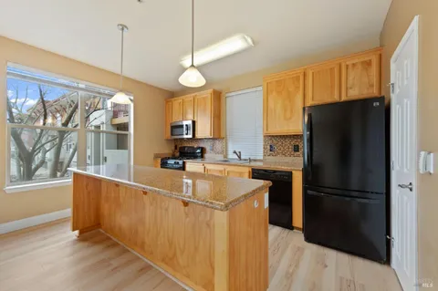3840 Martina Avenue Unit 208, Santa Rosa, CA 95407 - MLS#: 325016057