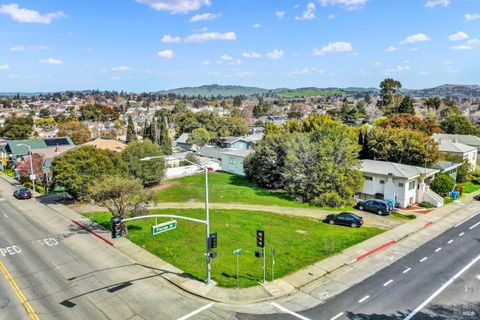 Photo of 900 Alameda Street, Vallejo, CA 94590 (MLS # 325011809)