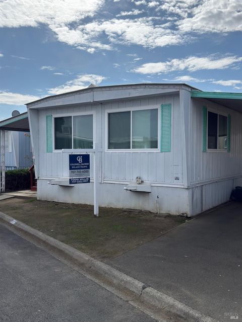 Photo of 76 heliotrope Street, Vallejo, CA 94589 (MLS # 325092046)