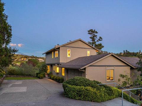 Photo of 58 Lower North Terrace, Tiburon, CA 94920 (MLS # 326013940)