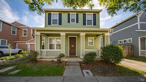 Photo of 915 Liberty Drive, Suisun City, CA 94585 (MLS # 325092875)