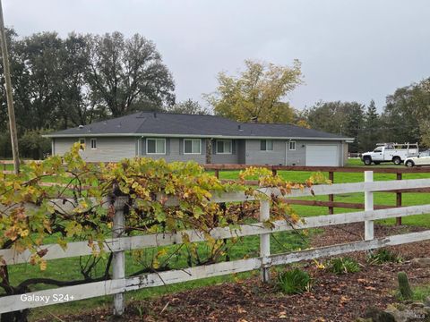 Photo of 4782 Hall Road, Santa Rosa, CA 95401 (MLS # 326008523)