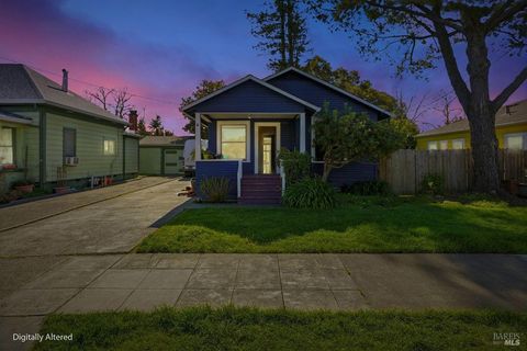 Photo of 1010 Bush Street, Santa Rosa, CA 95404 (MLS # 326016743)