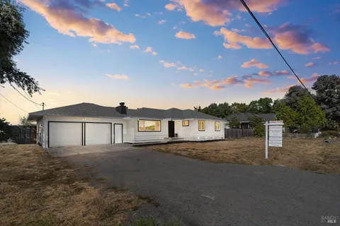 2039 Dennis Lane, Santa Rosa, CA 95403 - MLS#: 325032881