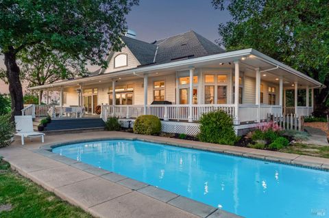 Photo of 150 Old Vine Lane, Windsor, CA 95492 (MLS # 325043187)