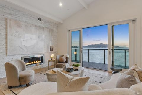 Photo of 4 Bulkley Avenue, Sausalito, CA 94965 (MLS # 325065802)