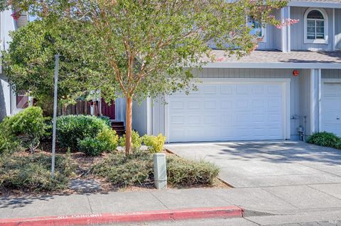 Photo of 7474 Madera Place, Rohnert Park, CA 94928 (MLS # 325066694)