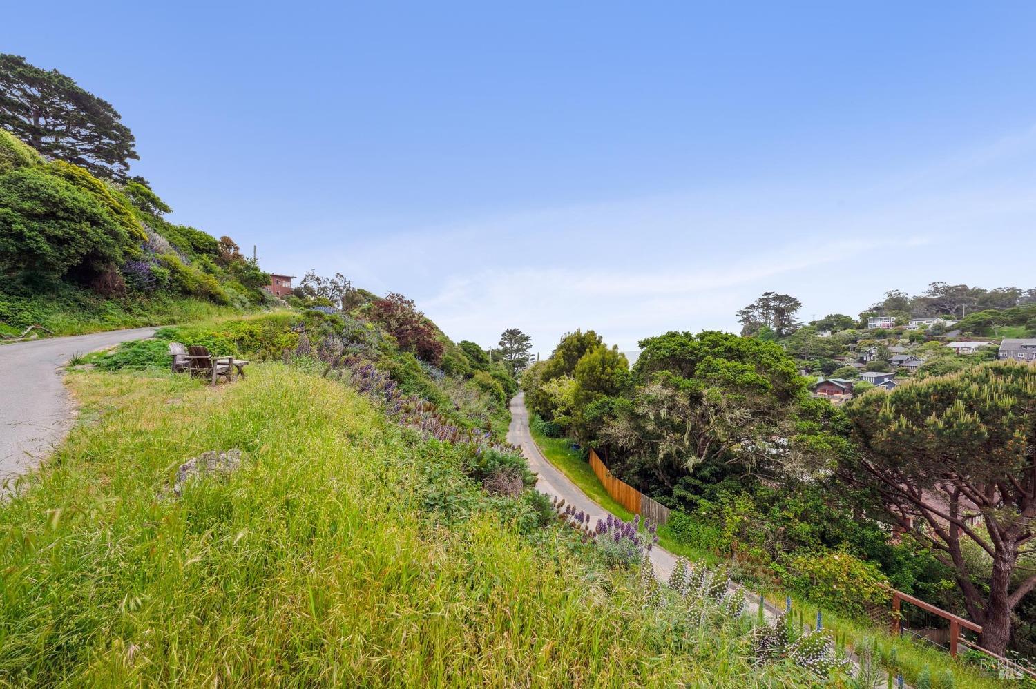 Cliff Road